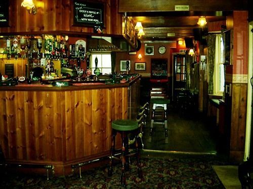 Hotel The Coach And Horses 2*